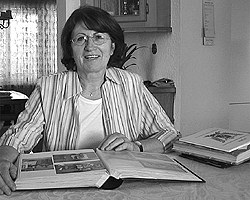 Marlene Rampl erinnert sich besonders gerne an die etwas ernsteren Weihnachtsauffhrungen.Foto: Hargaer